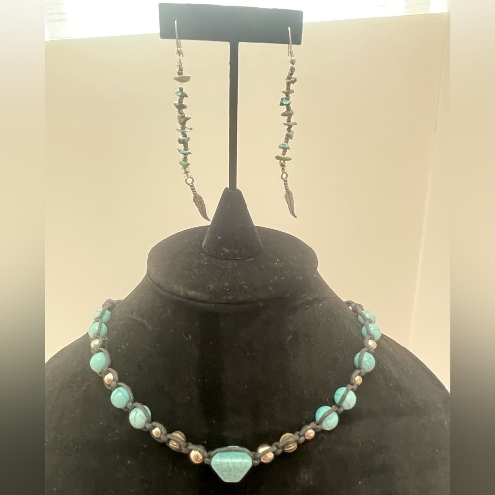 Leather Beaded Necklace and stone and feather earrings. Faux turquoise stones. - Picture 7 of 7